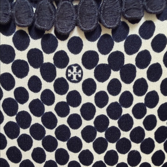 Tory Burch sz M 100% SILK Navy Dotted beaded collar w blue eyelet trim logo - Picture 5 of 12
